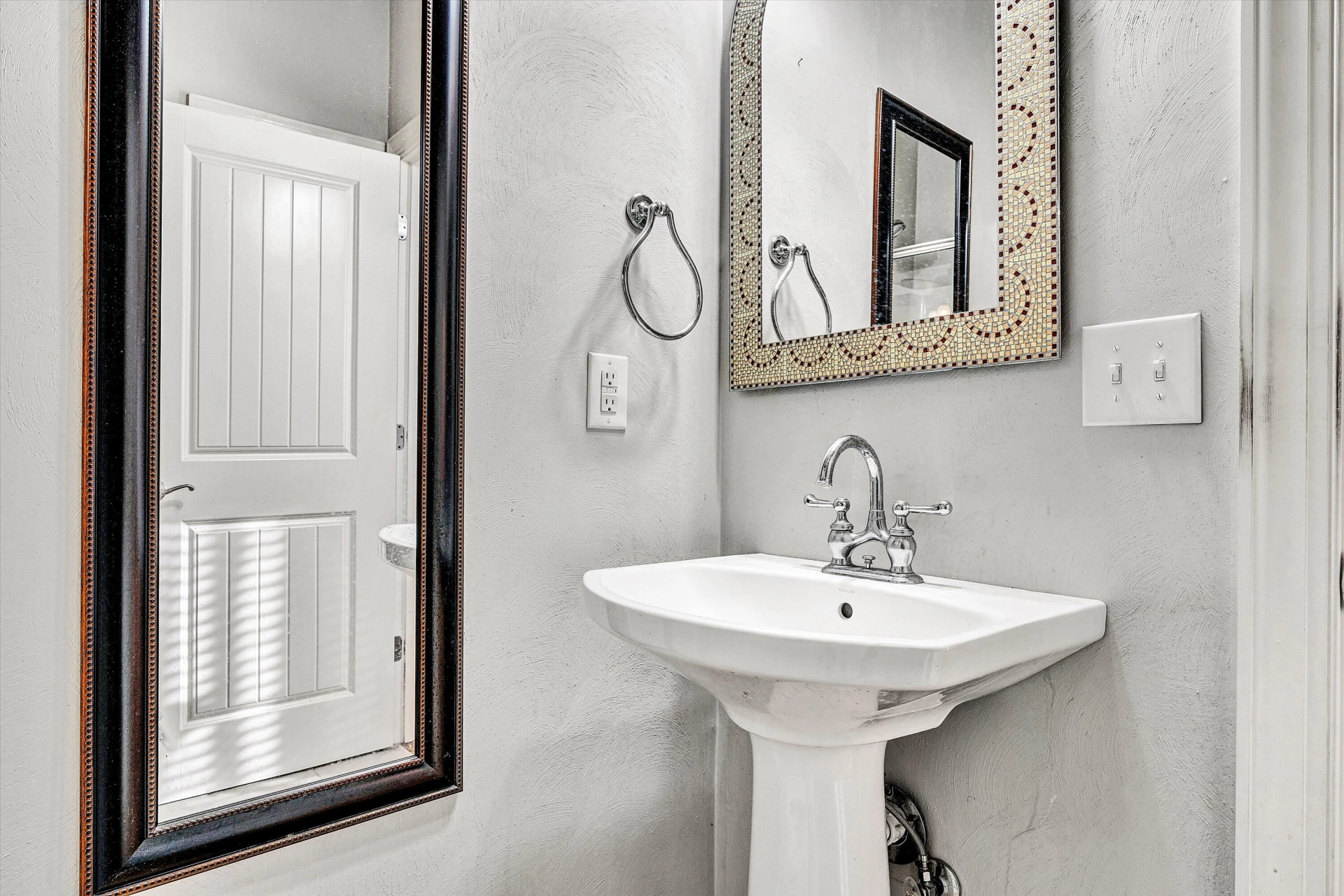1721 Walden CIR - Photo 14