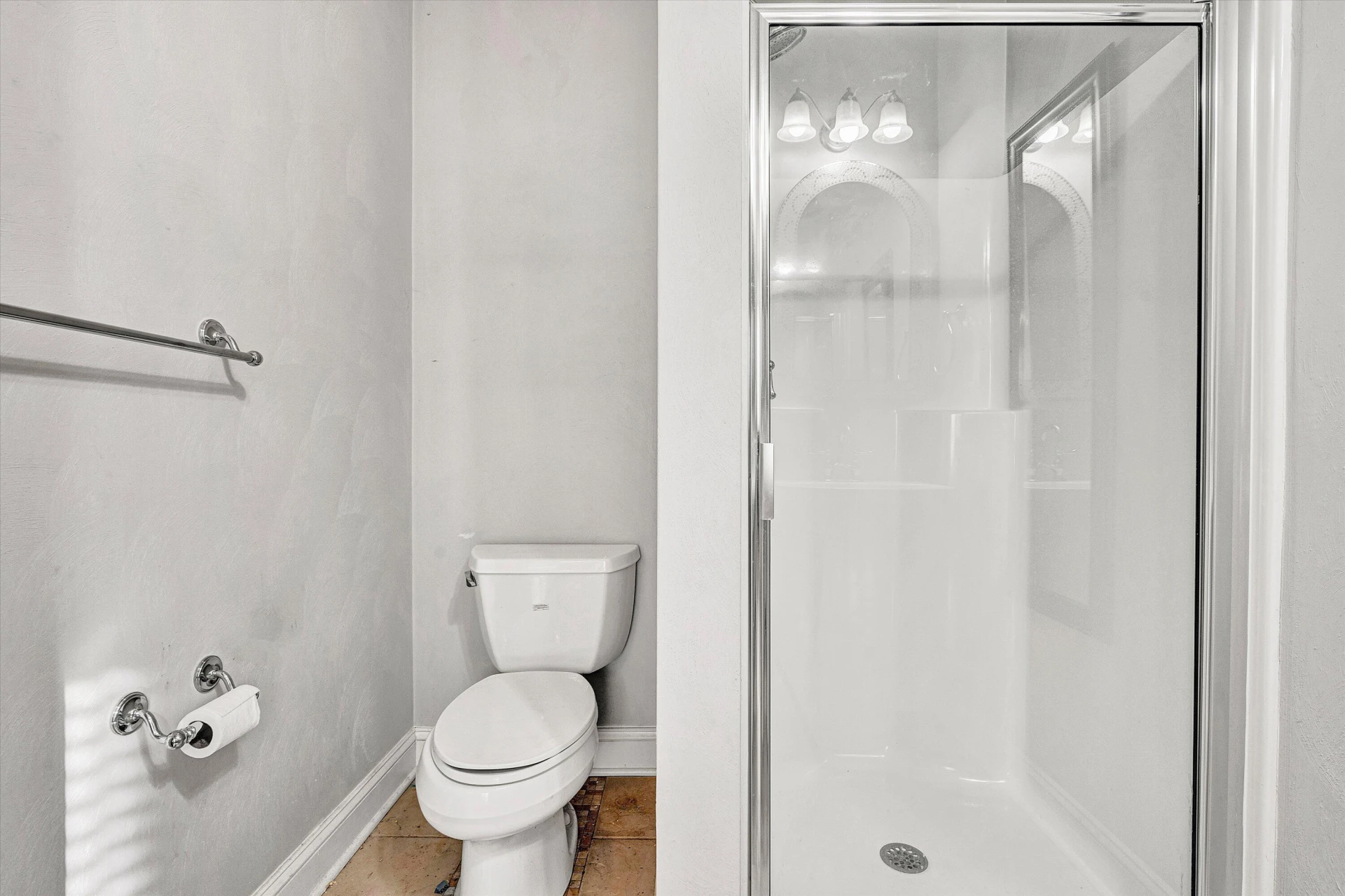 1721 Walden CIR - Photo 15