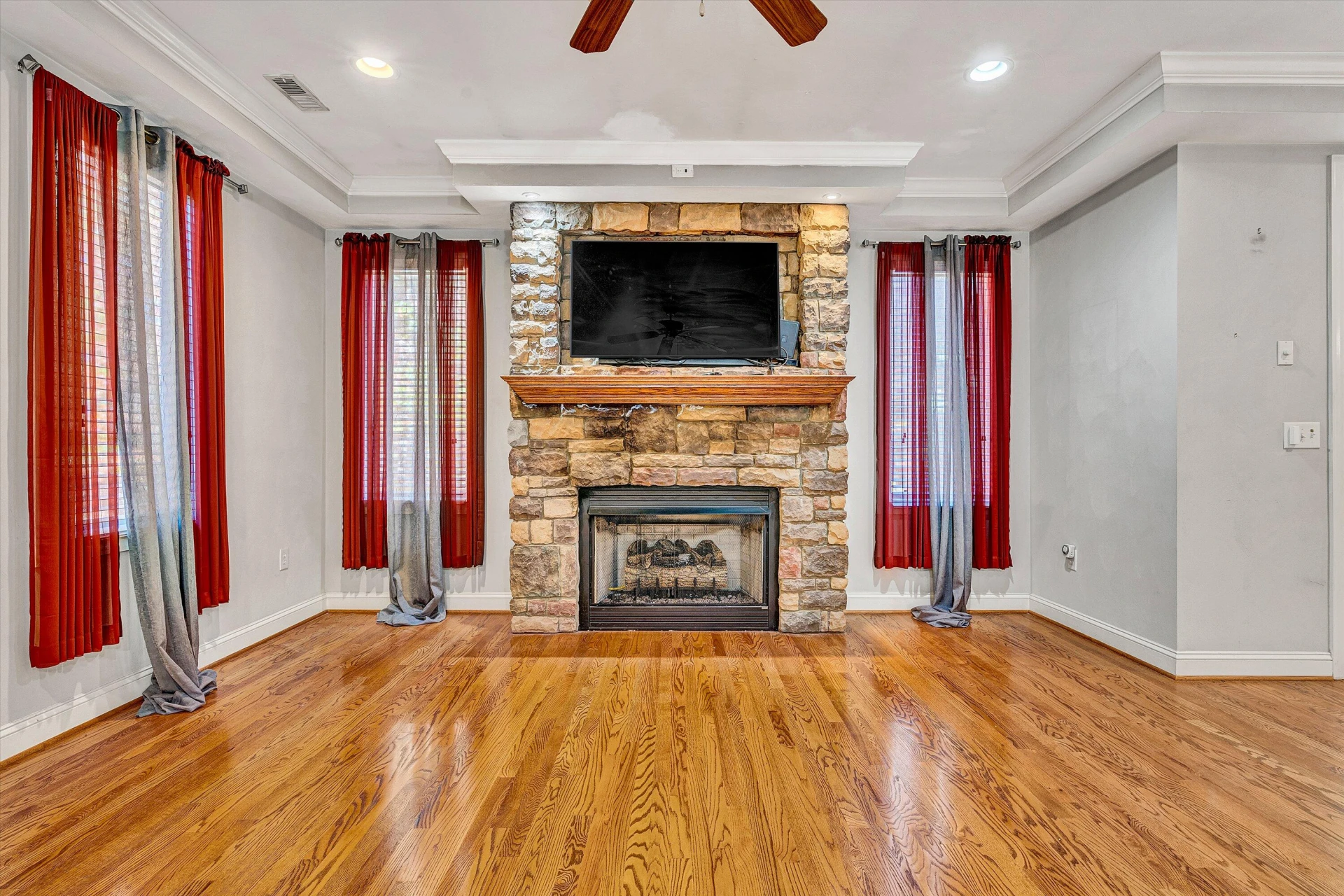 1721 Walden CIR - Photo 24