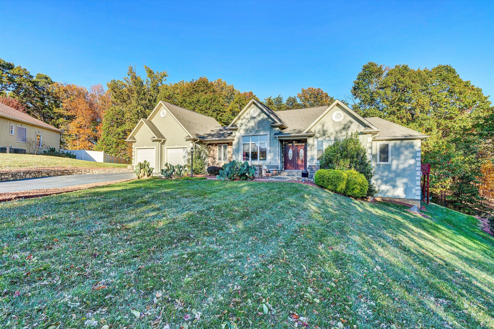 1721 Walden CIR - Photo 3