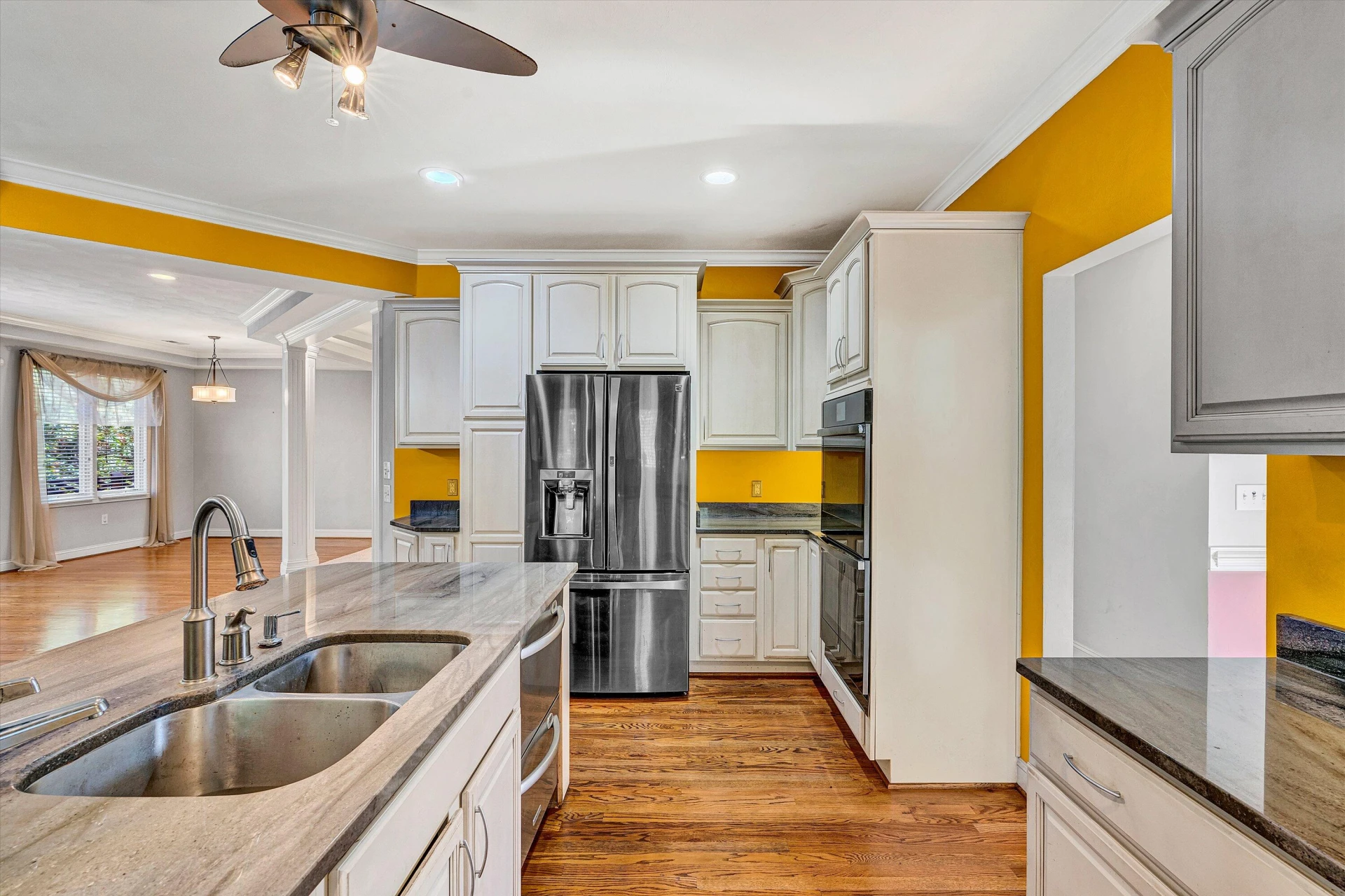 1721 Walden CIR - Photo 30