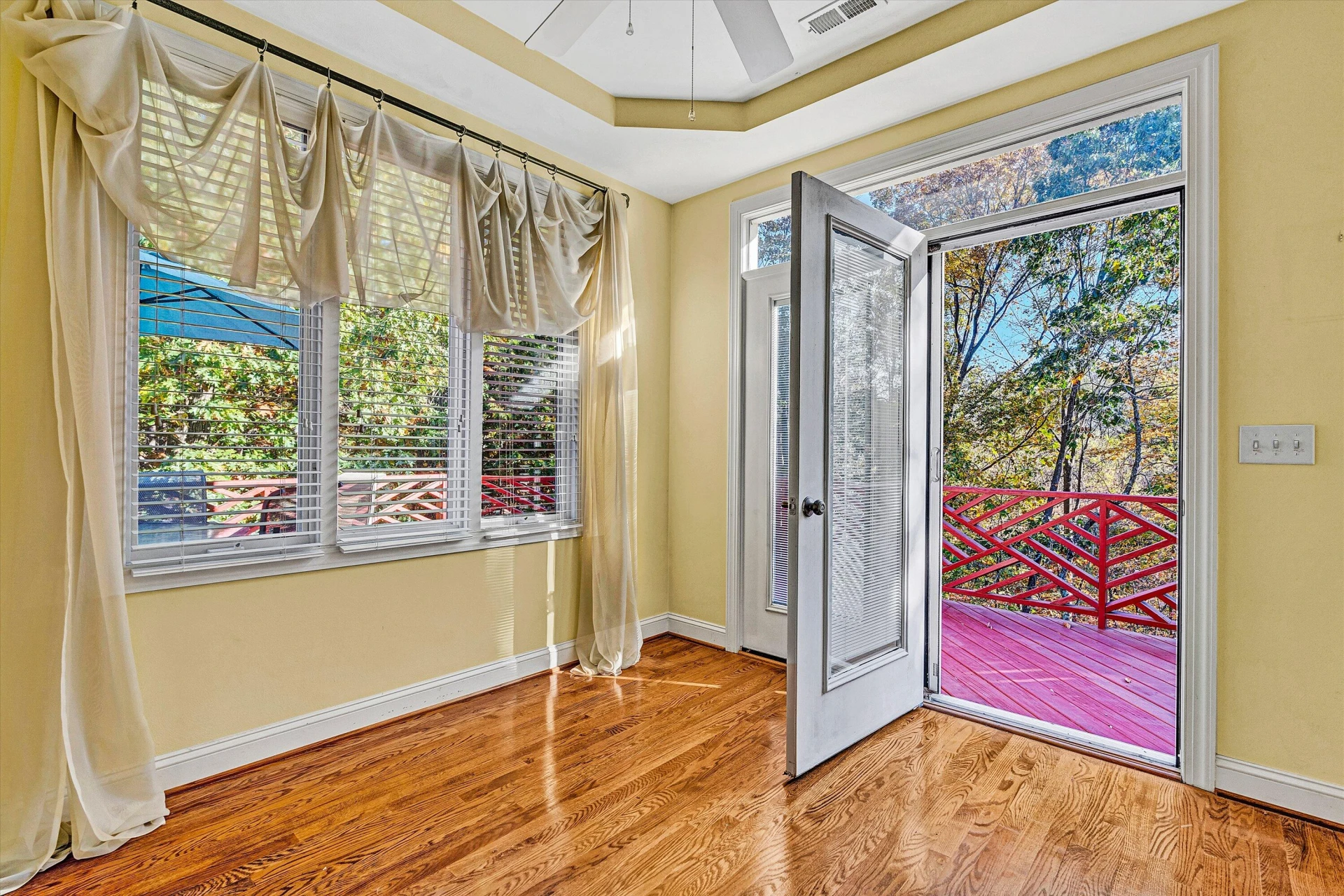 1721 Walden CIR - Photo 37