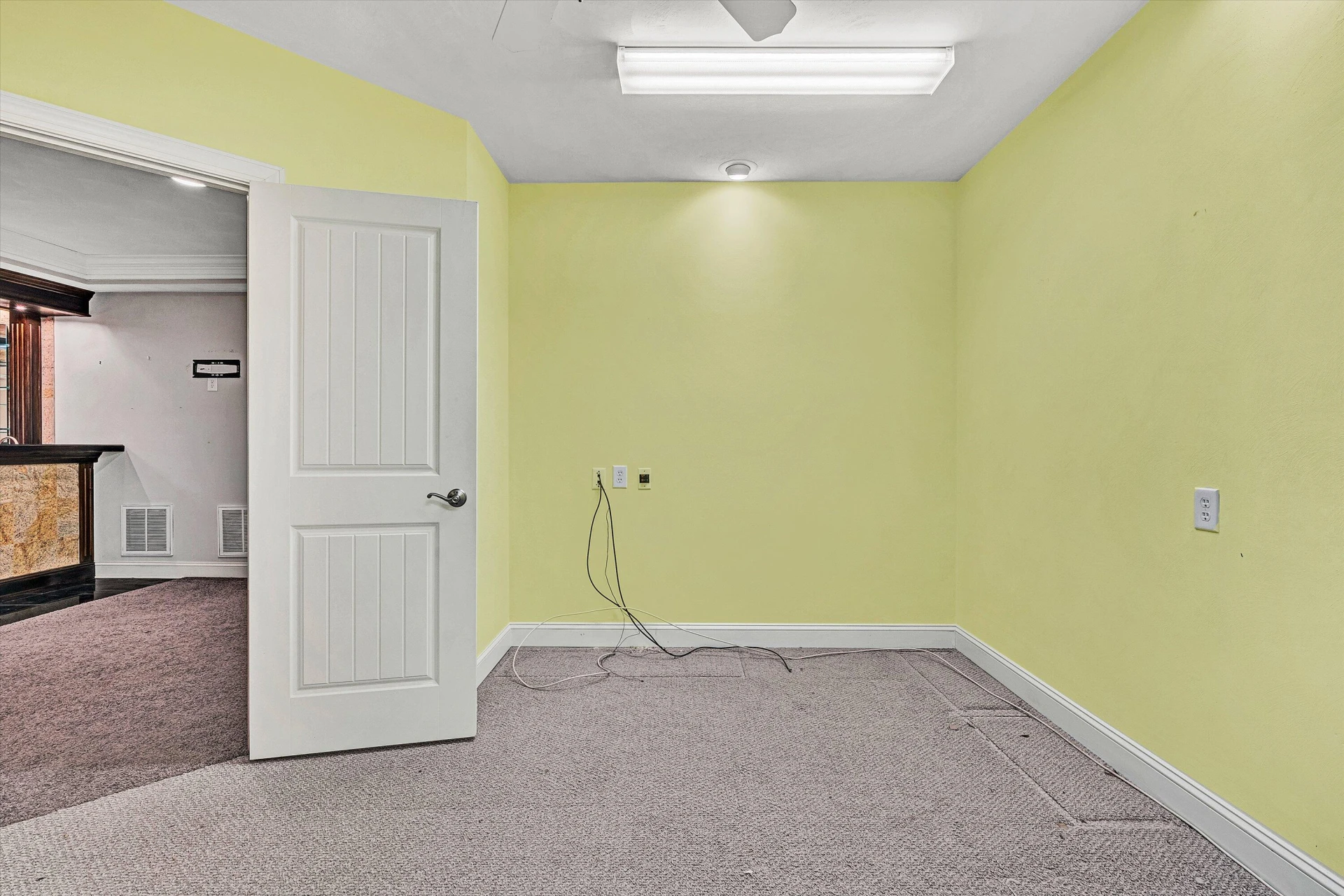 1721 Walden CIR - Photo 57