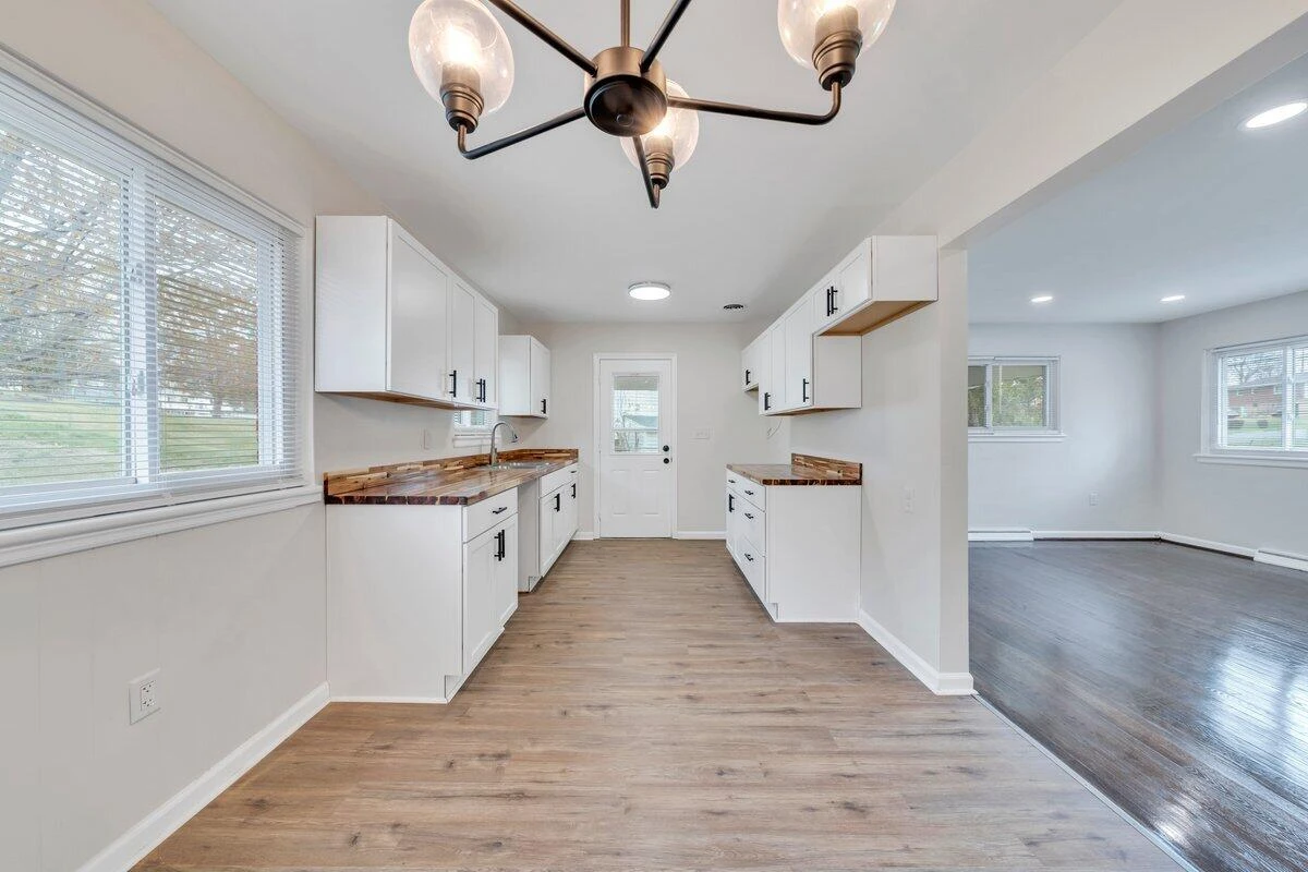 3807 Troutland AVE NW - Photo 10