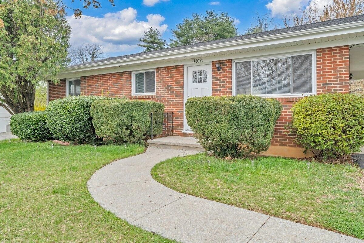 3807 Troutland AVE NW - Photo 2
