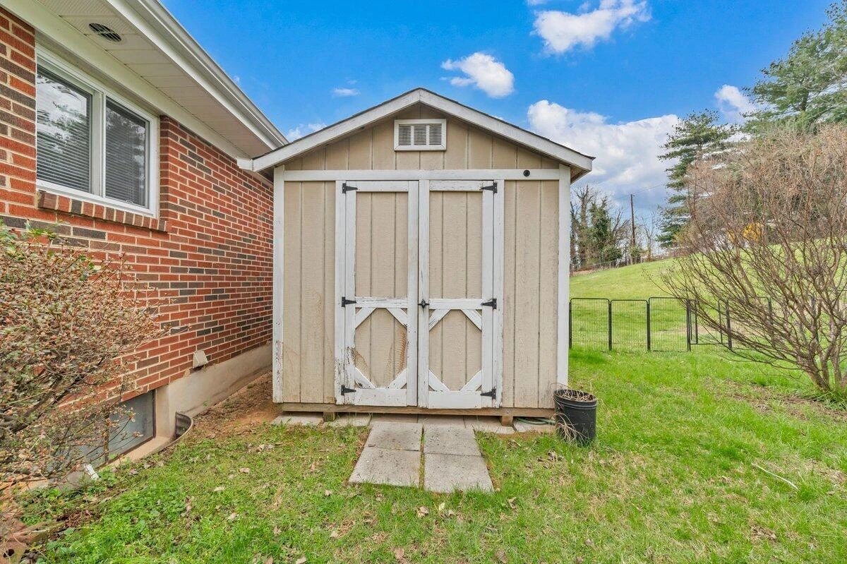 3807 Troutland AVE NW - Photo 29