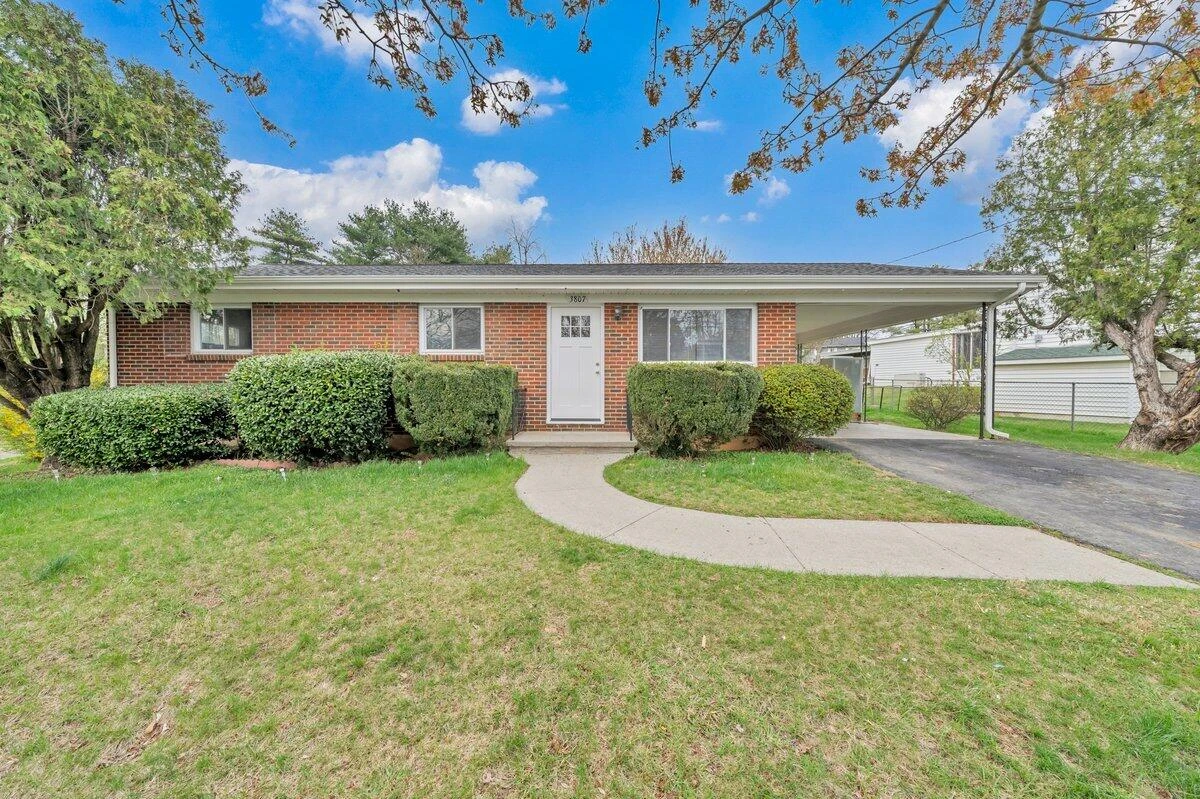 3807 Troutland AVE NW - Photo 37