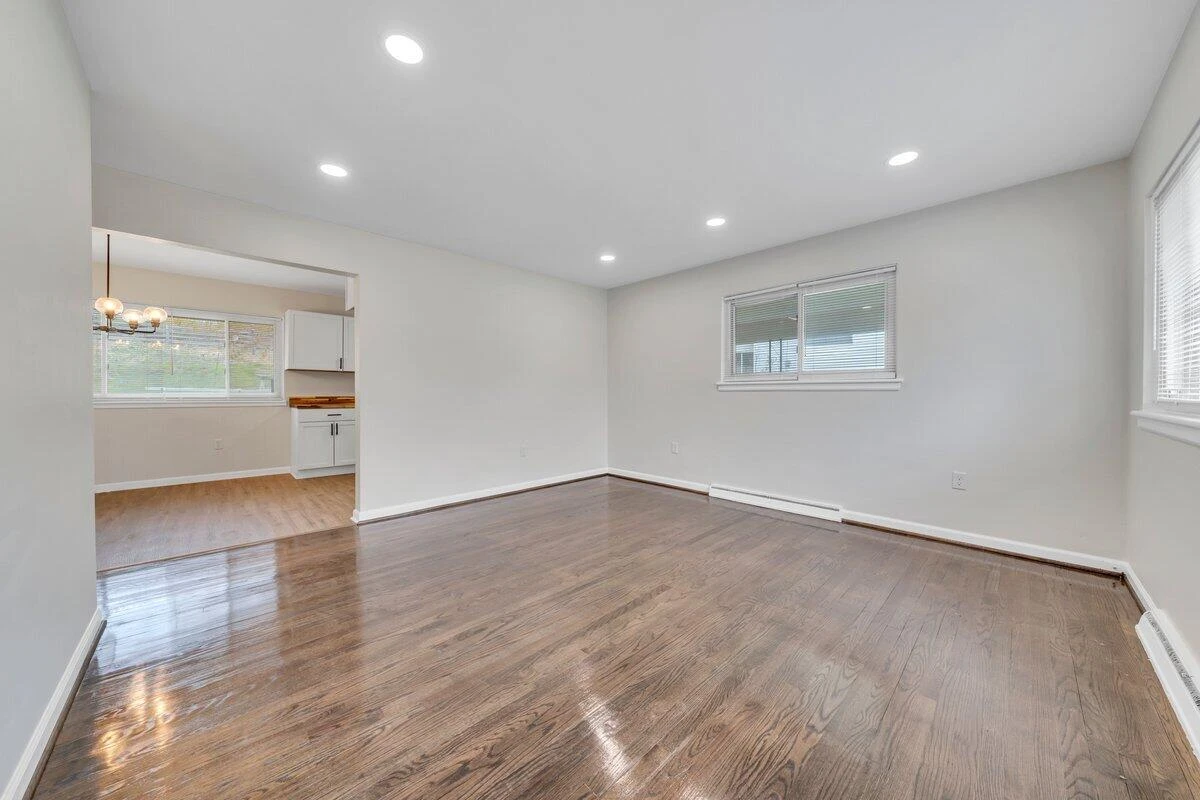 3807 Troutland AVE NW - Photo 4