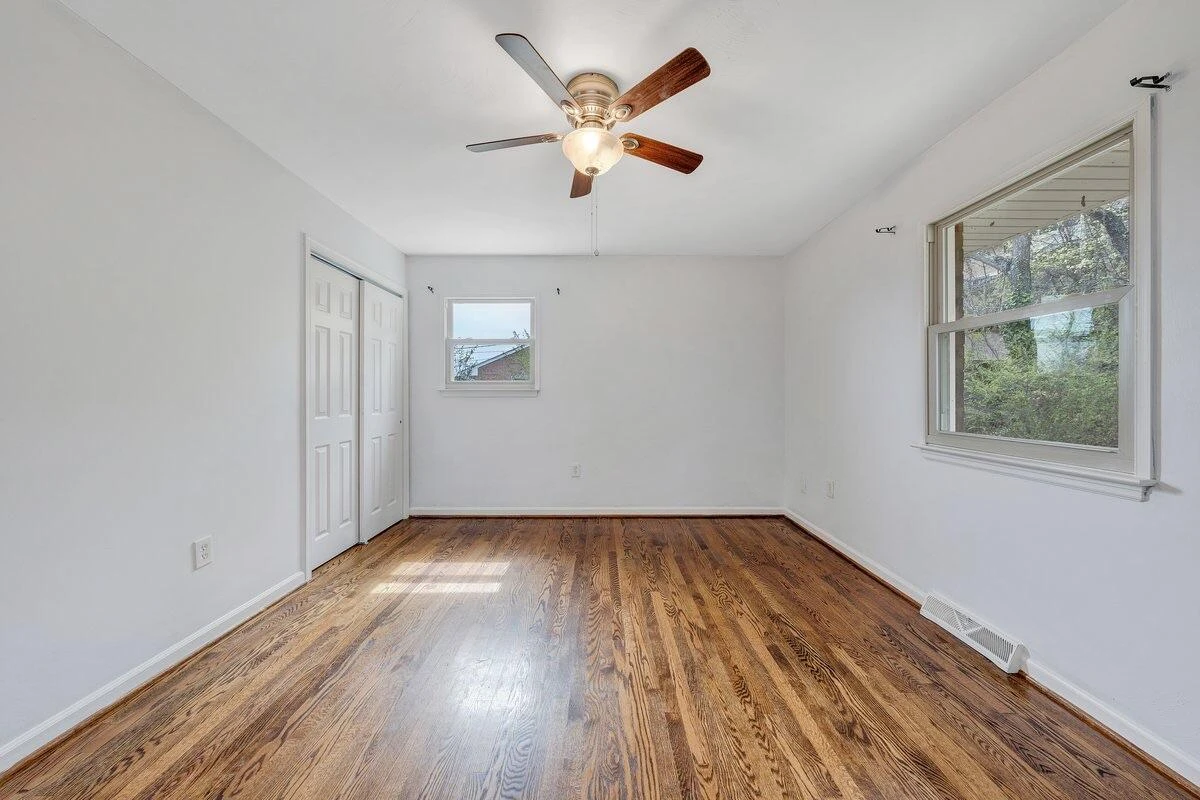 756 Kenyon RD - Photo 4