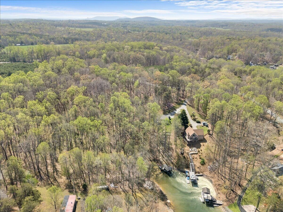 290 Dodee LN