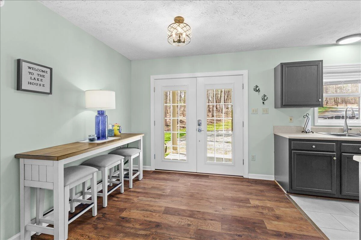 290 Dodee LN - Photo 10