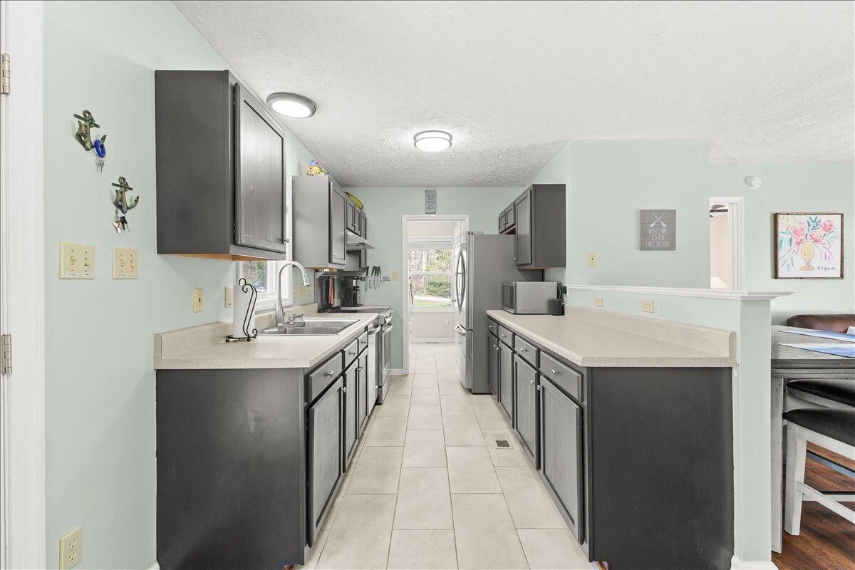 290 Dodee LN - Photo 11