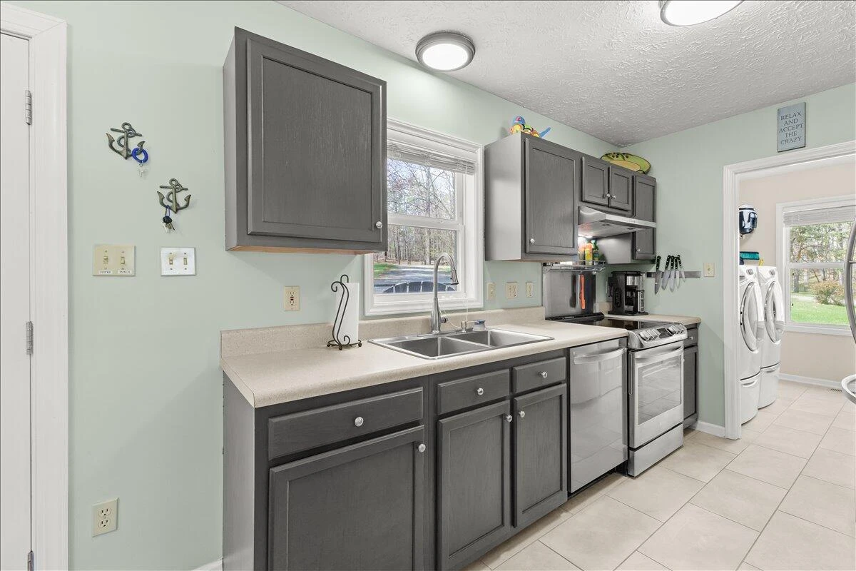 290 Dodee LN - Photo 13
