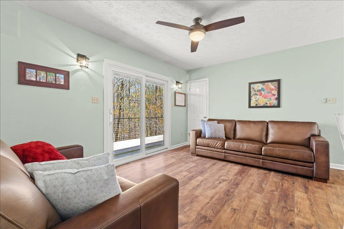 290 Dodee LN - Photo 18