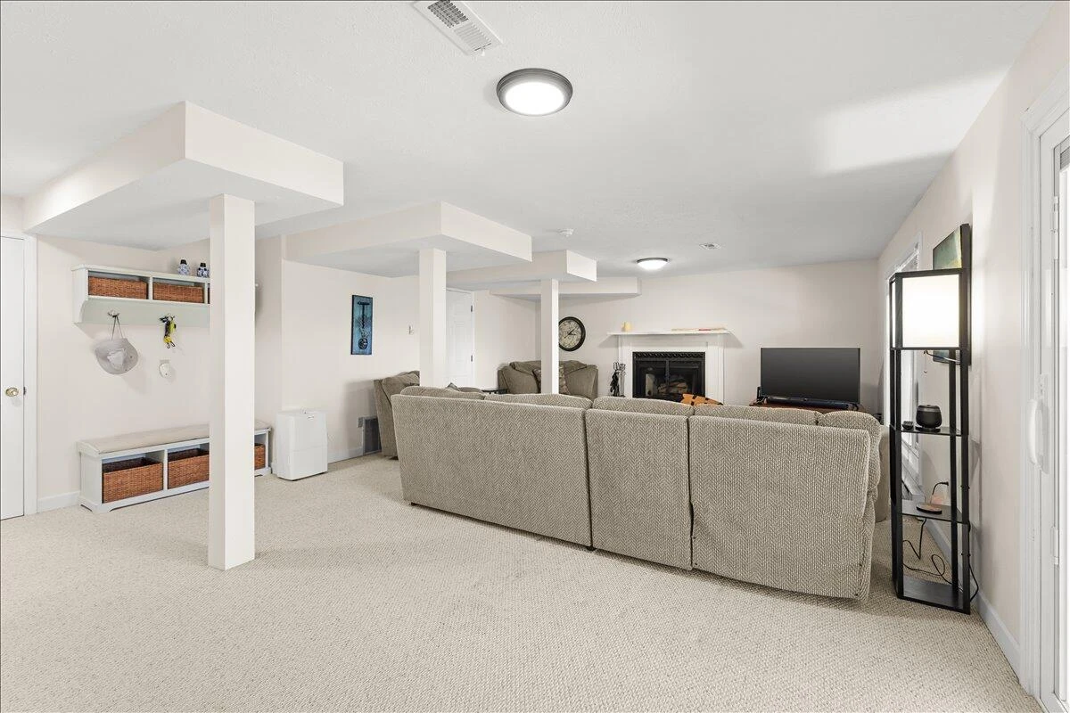 290 Dodee LN - Photo 35