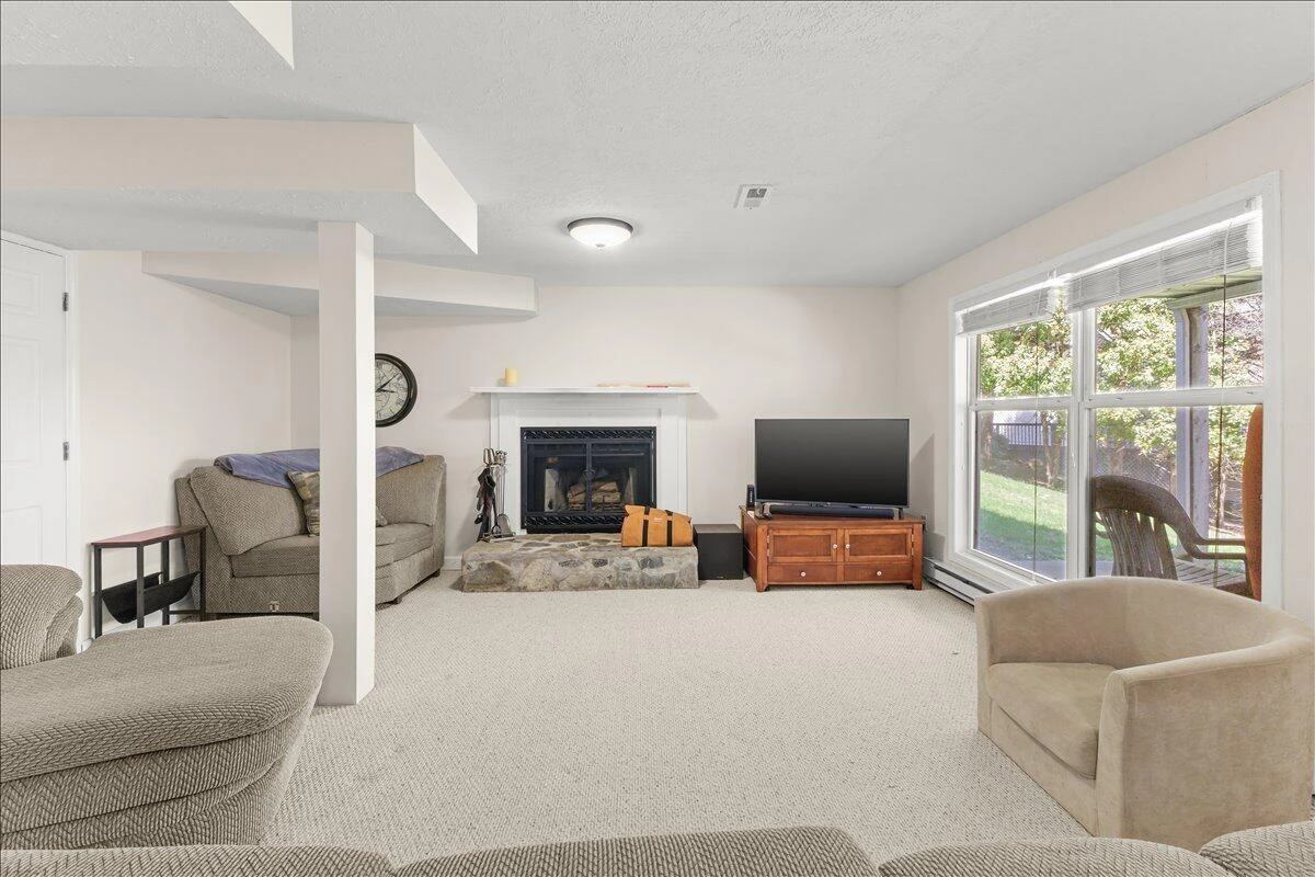 290 Dodee LN - Photo 36