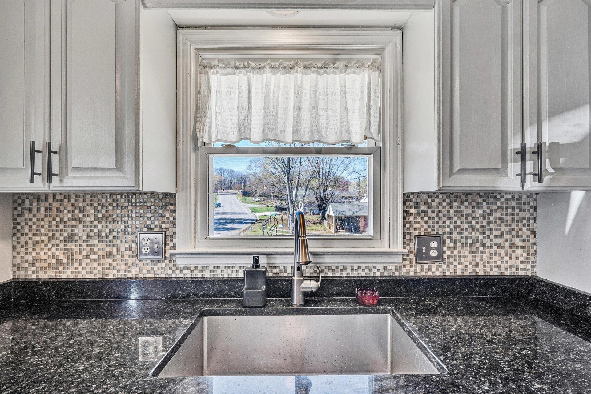 3076 Pebble DR - Photo 11