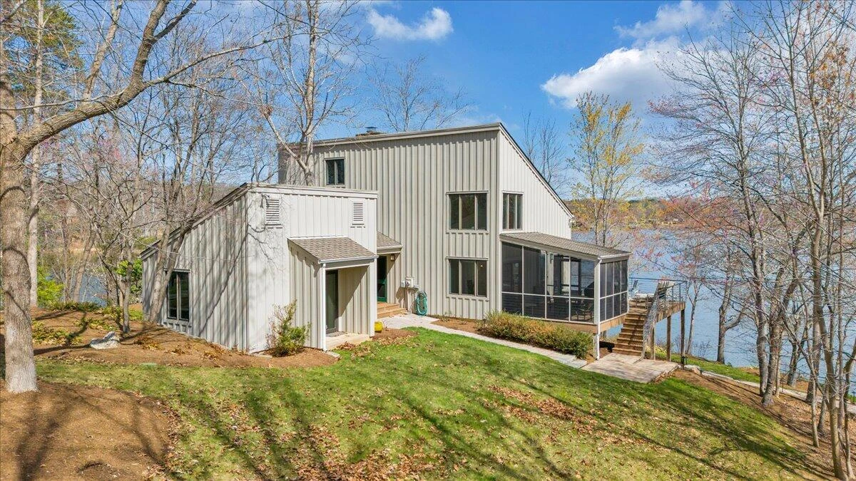 232 Peninsula DR