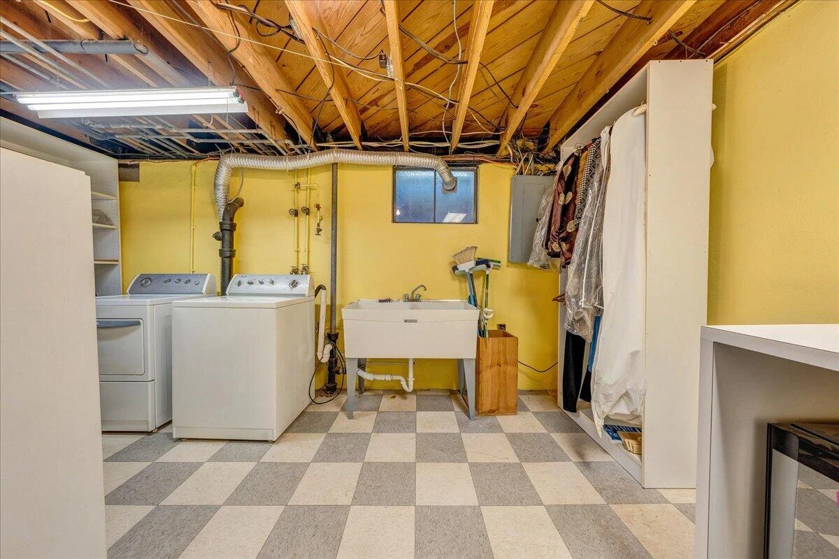 2241 Brambleton AVE SW - Photo 46