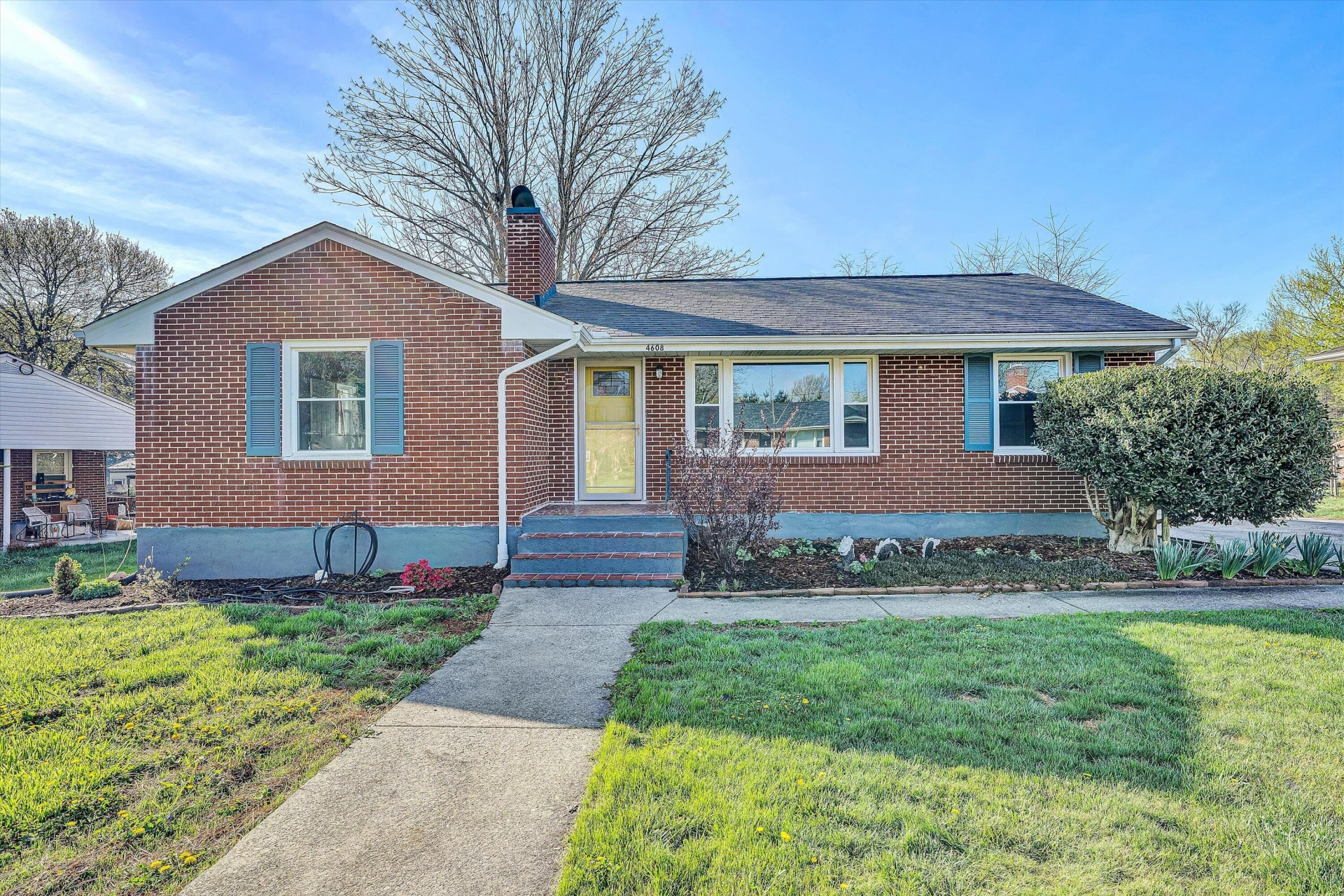 4608 Elva RD NW