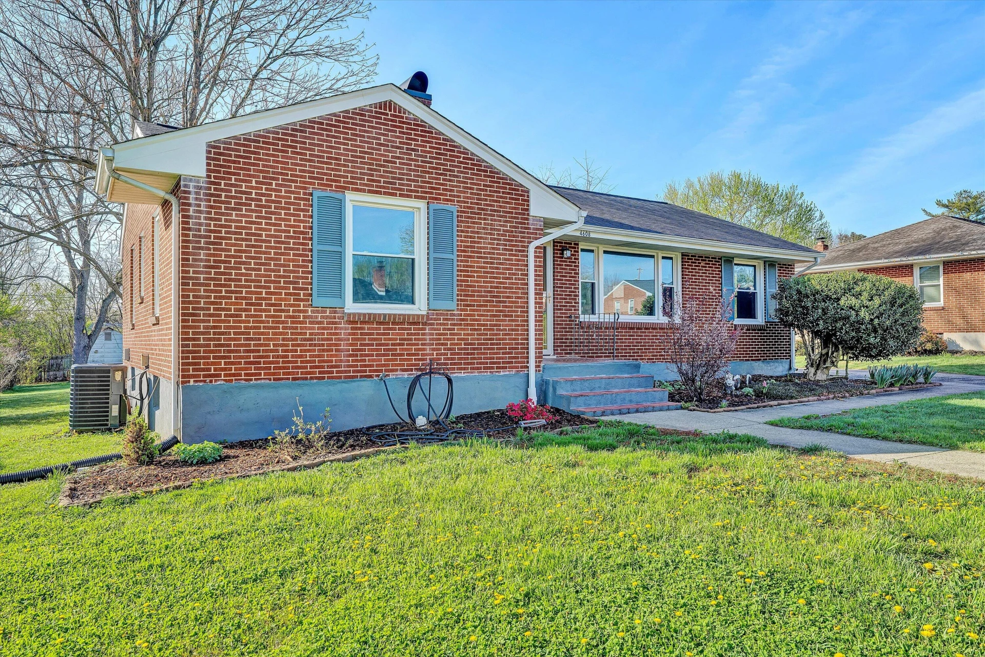 4608 Elva RD NW - Photo 3