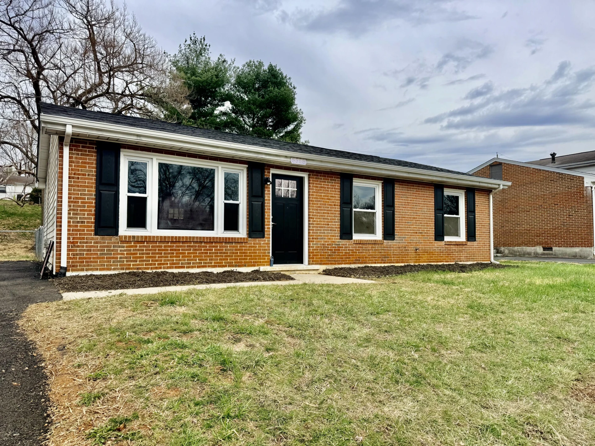 5325 Flagler DR - Photo 2
