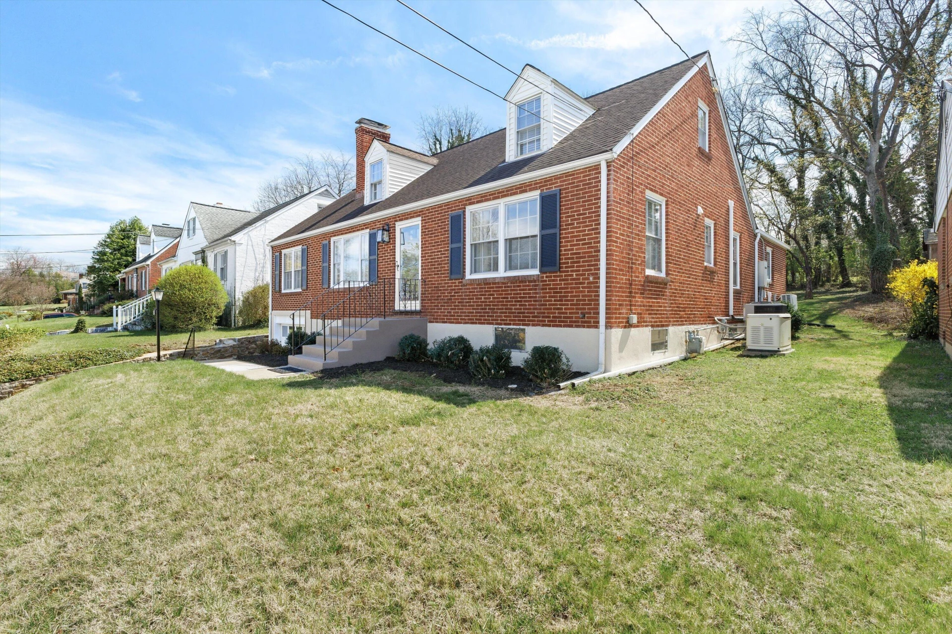 2650 Laburnum AVE SW - Photo 3