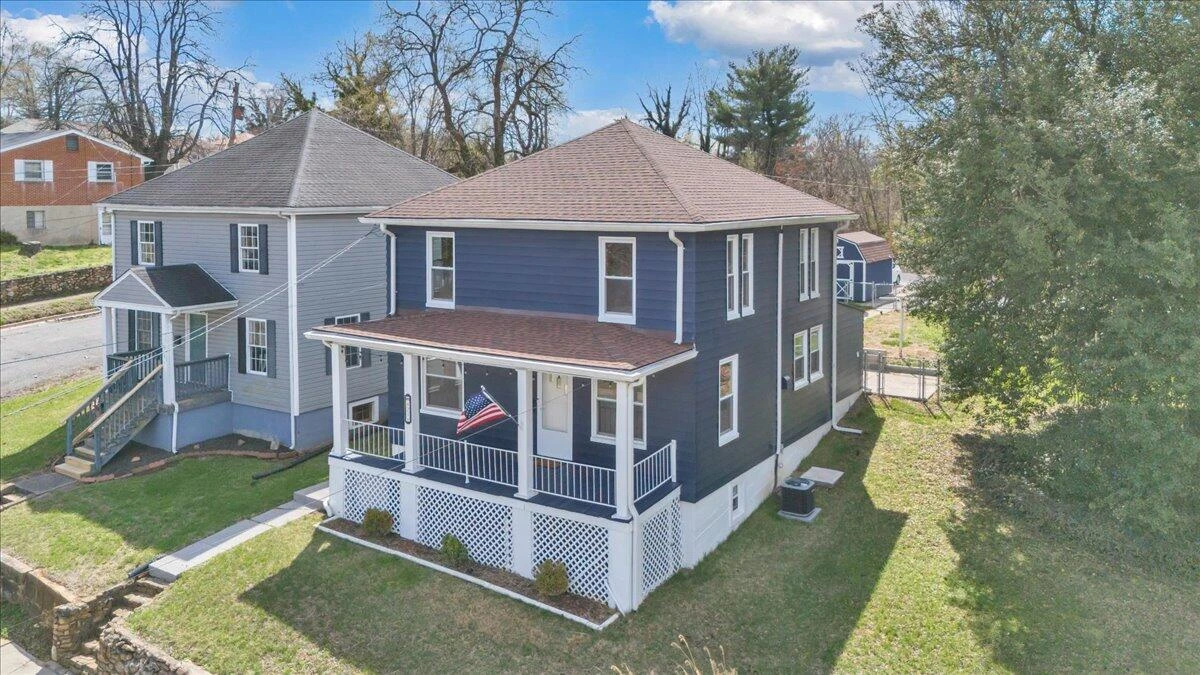 421 Jefferson AVE