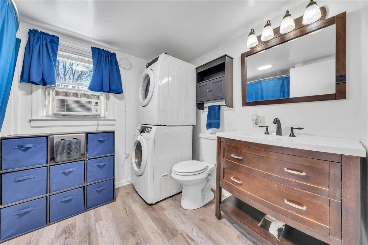 421 Jefferson AVE - Photo 20