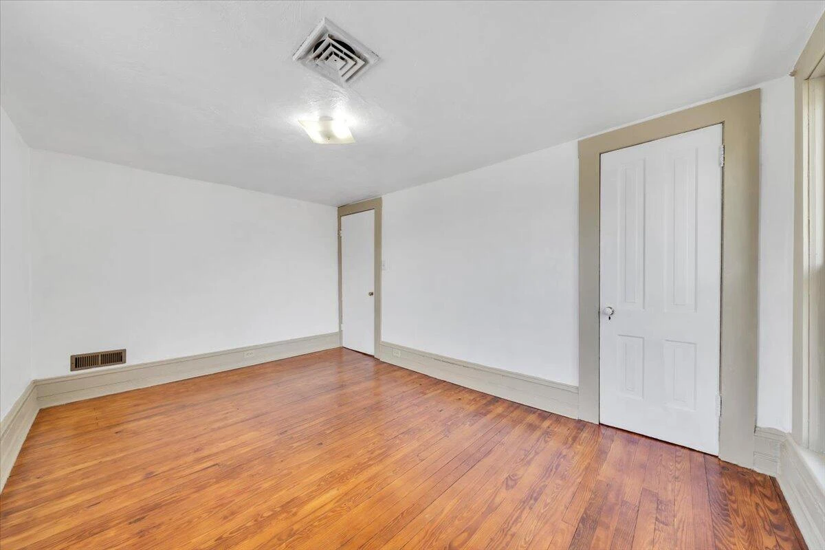 421 Jefferson AVE - Photo 29
