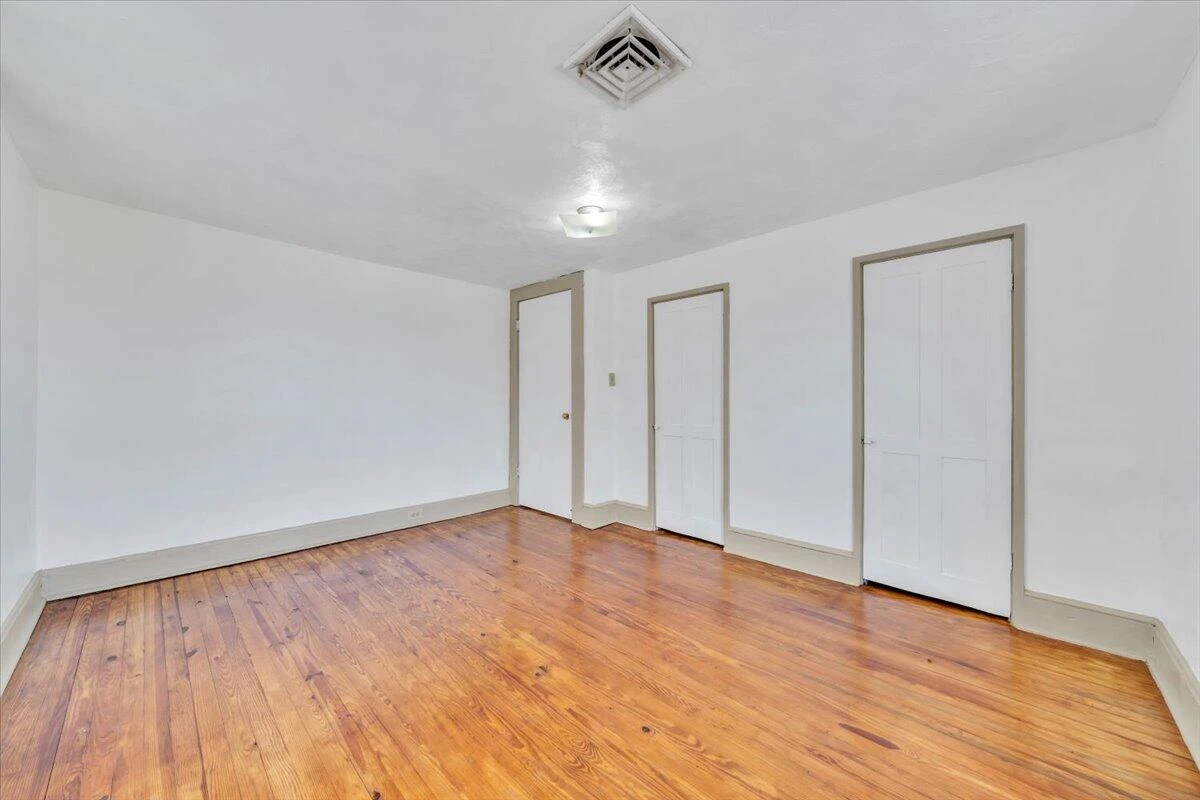 421 Jefferson AVE - Photo 33