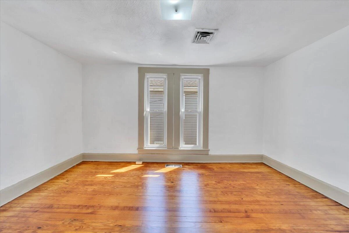 421 Jefferson AVE - Photo 35