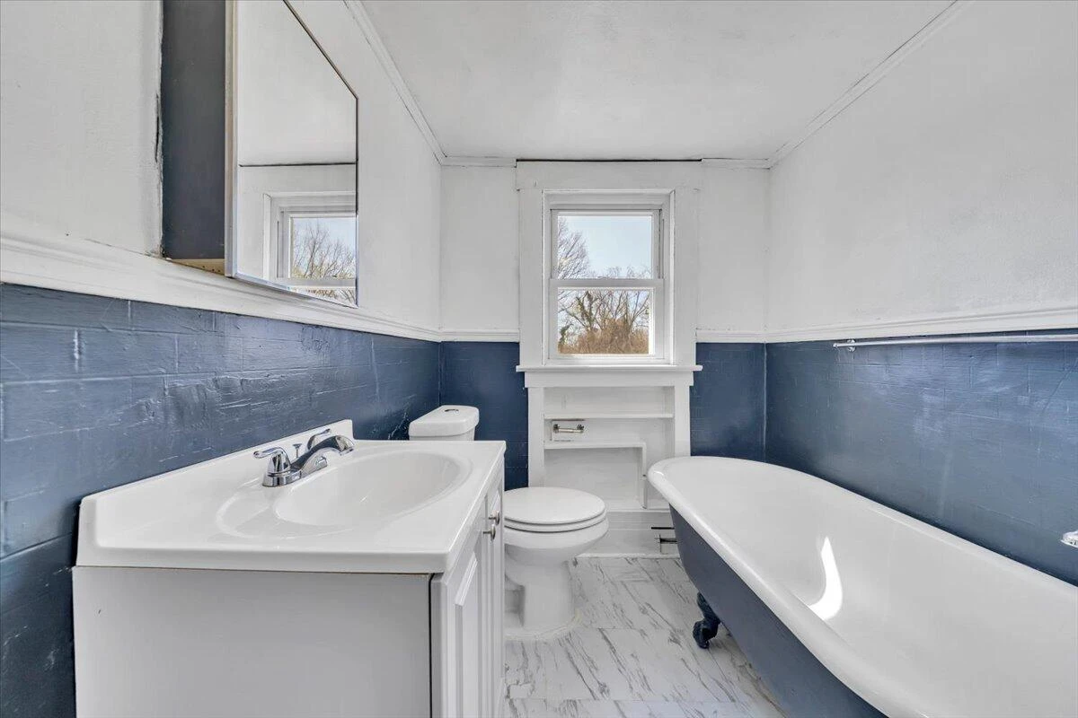 421 Jefferson AVE - Photo 41