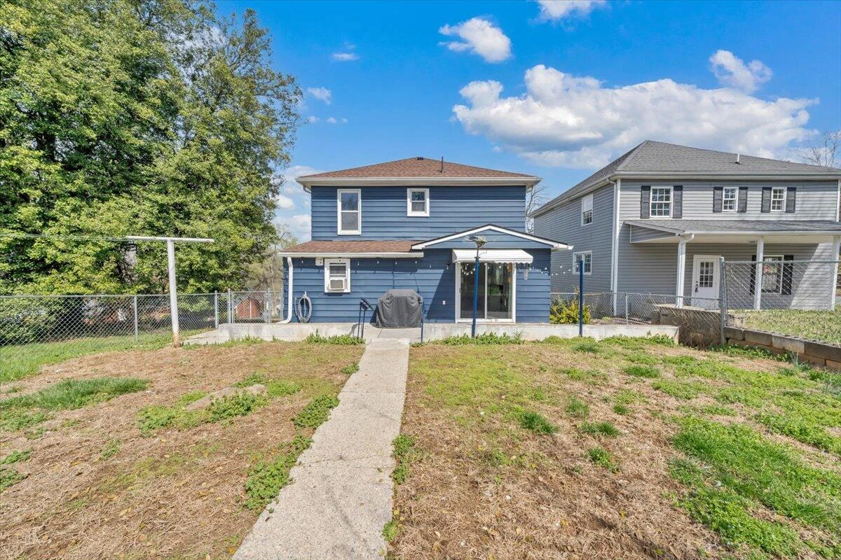 421 Jefferson AVE - Photo 48