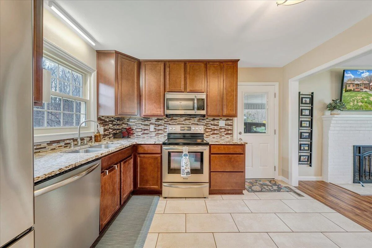 230 Dawnridge DR - Photo 10