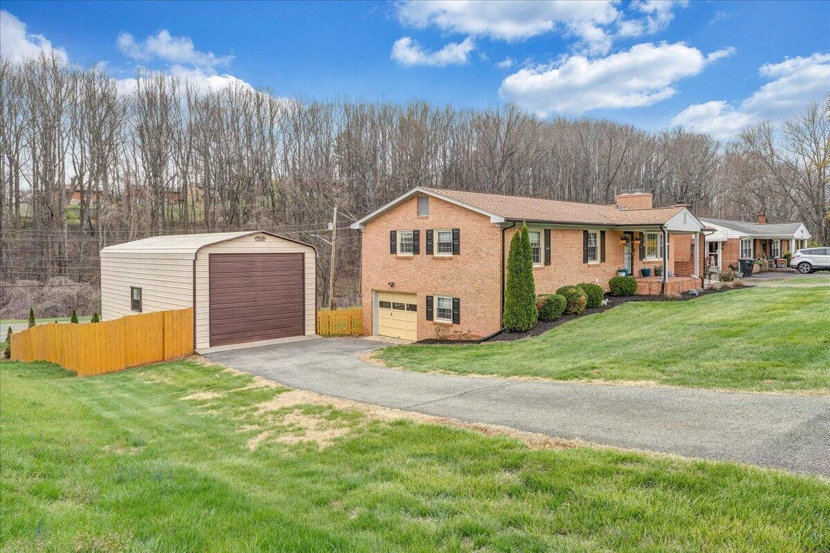 230 Dawnridge DR - Photo 32