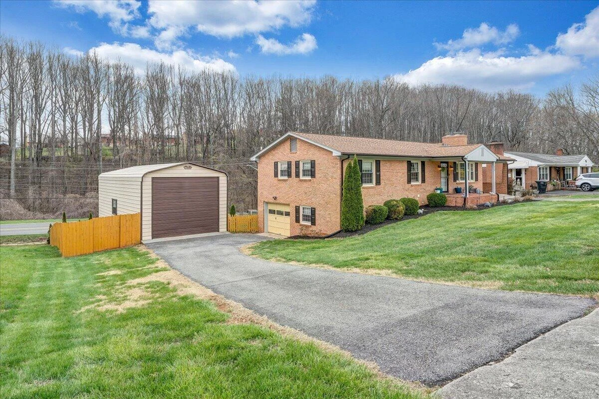 230 Dawnridge DR - Photo 33