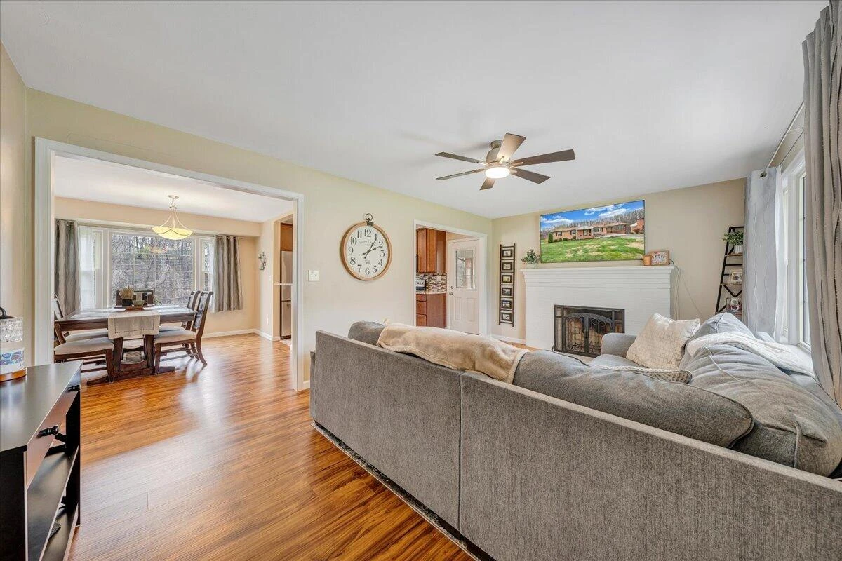 230 Dawnridge DR - Photo 5