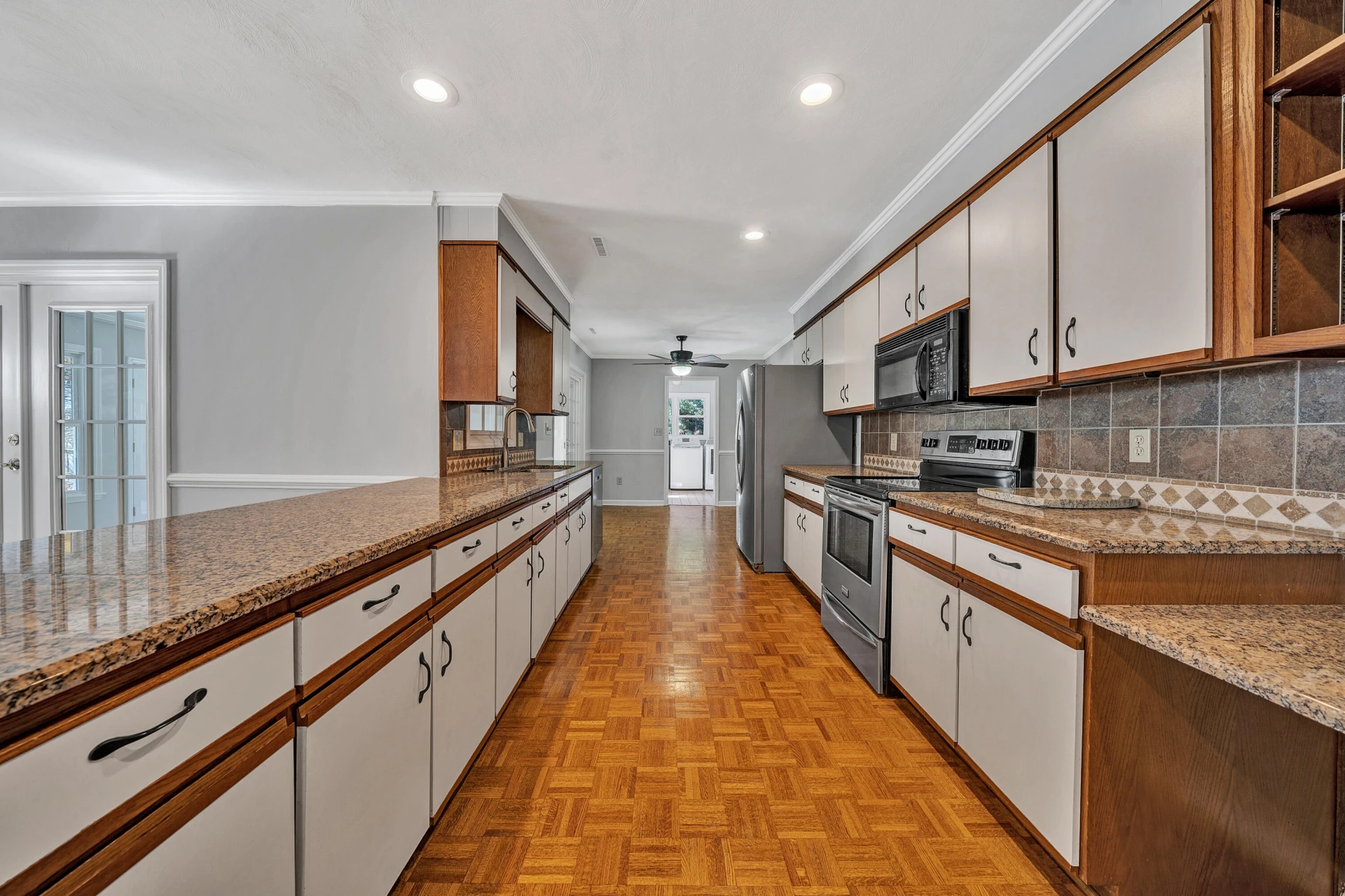 1660 Kingsmill DR - Photo 12