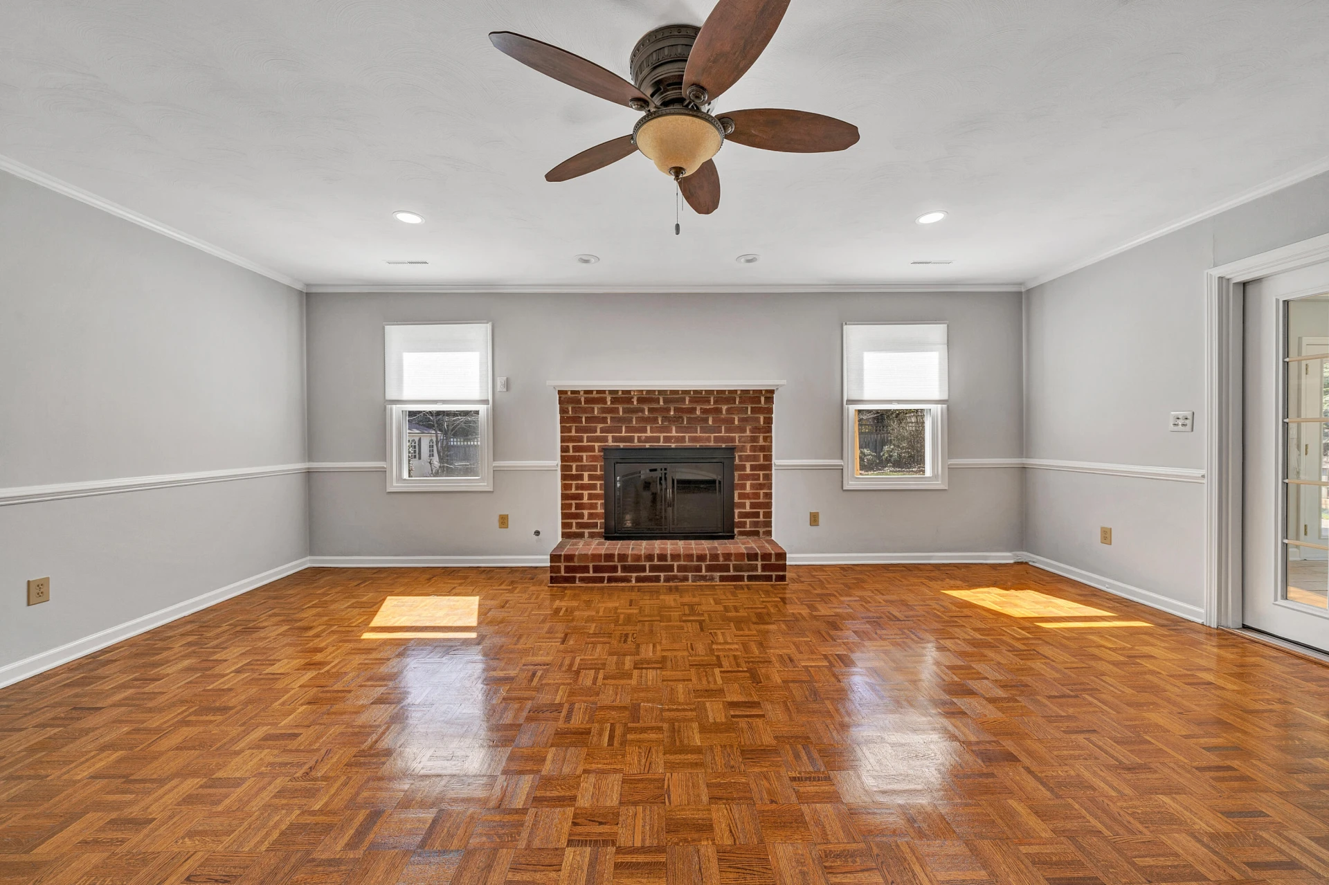 1660 Kingsmill DR - Photo 18