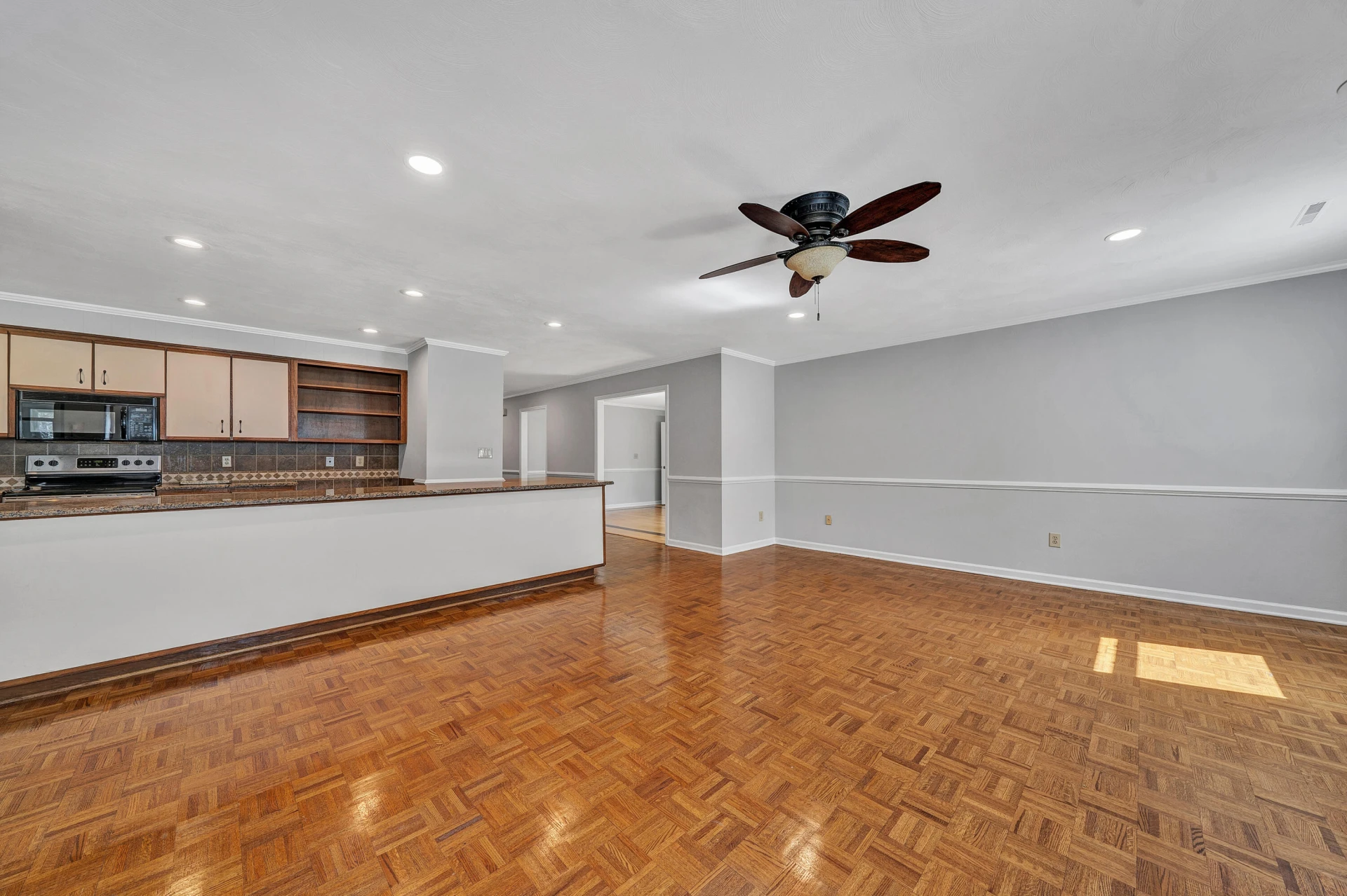 1660 Kingsmill DR - Photo 20