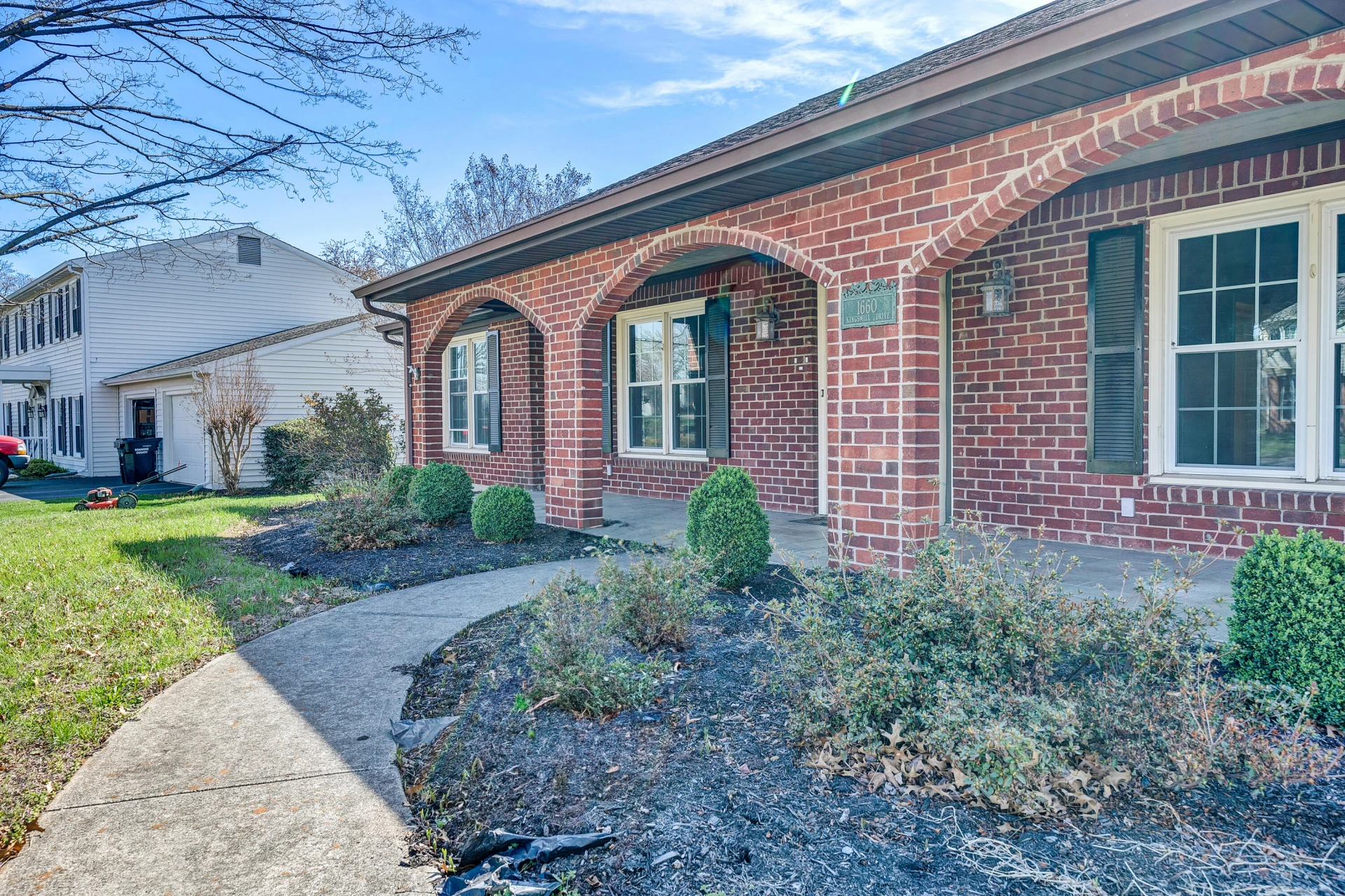 1660 Kingsmill DR - Photo 3