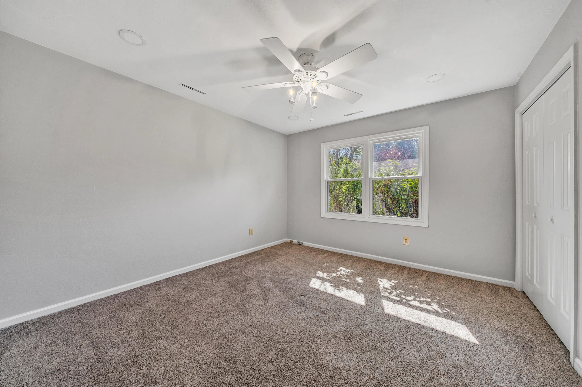 1660 Kingsmill DR - Photo 32