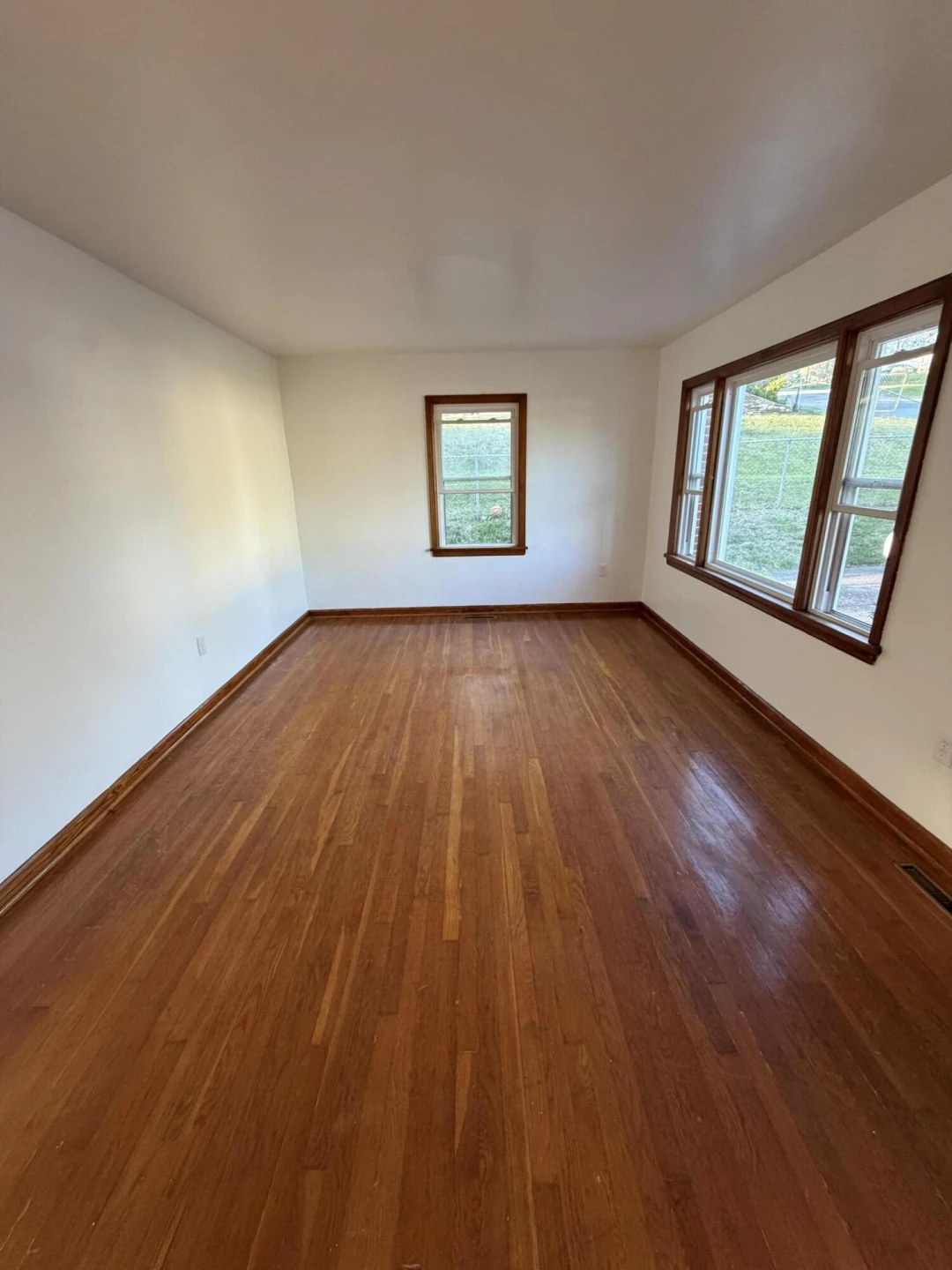 215 Barnett RD NW - Photo 2