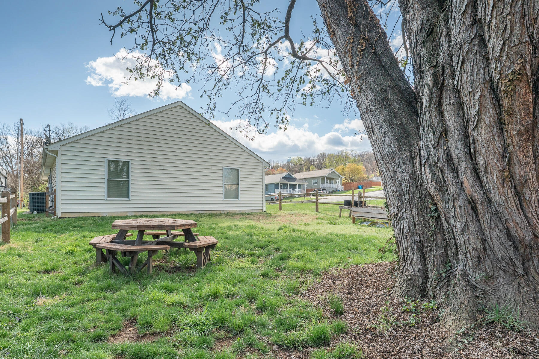 1729 Marvin ST SE - Photo 4