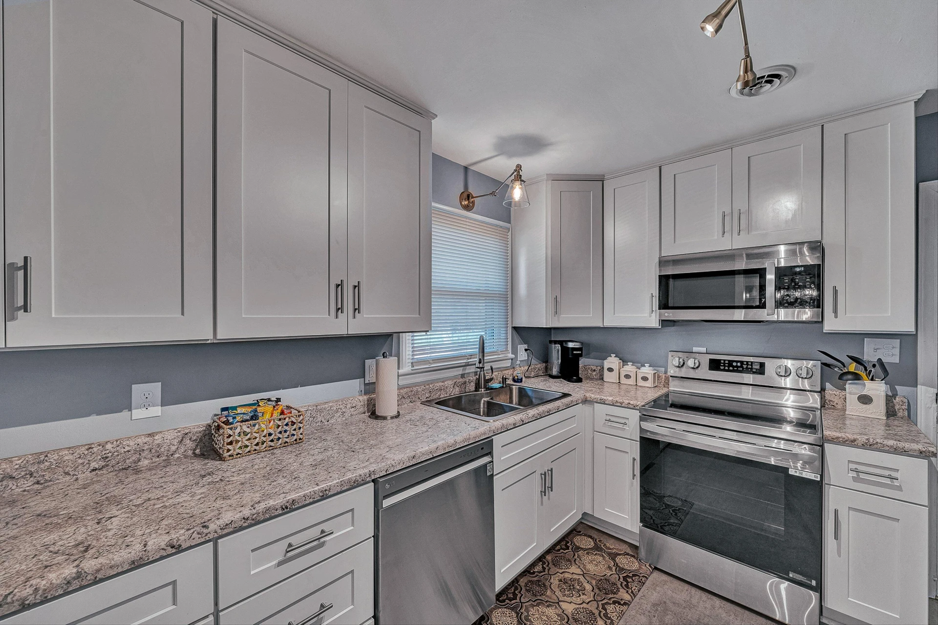 2458 Bermuda RD NW - Photo 13