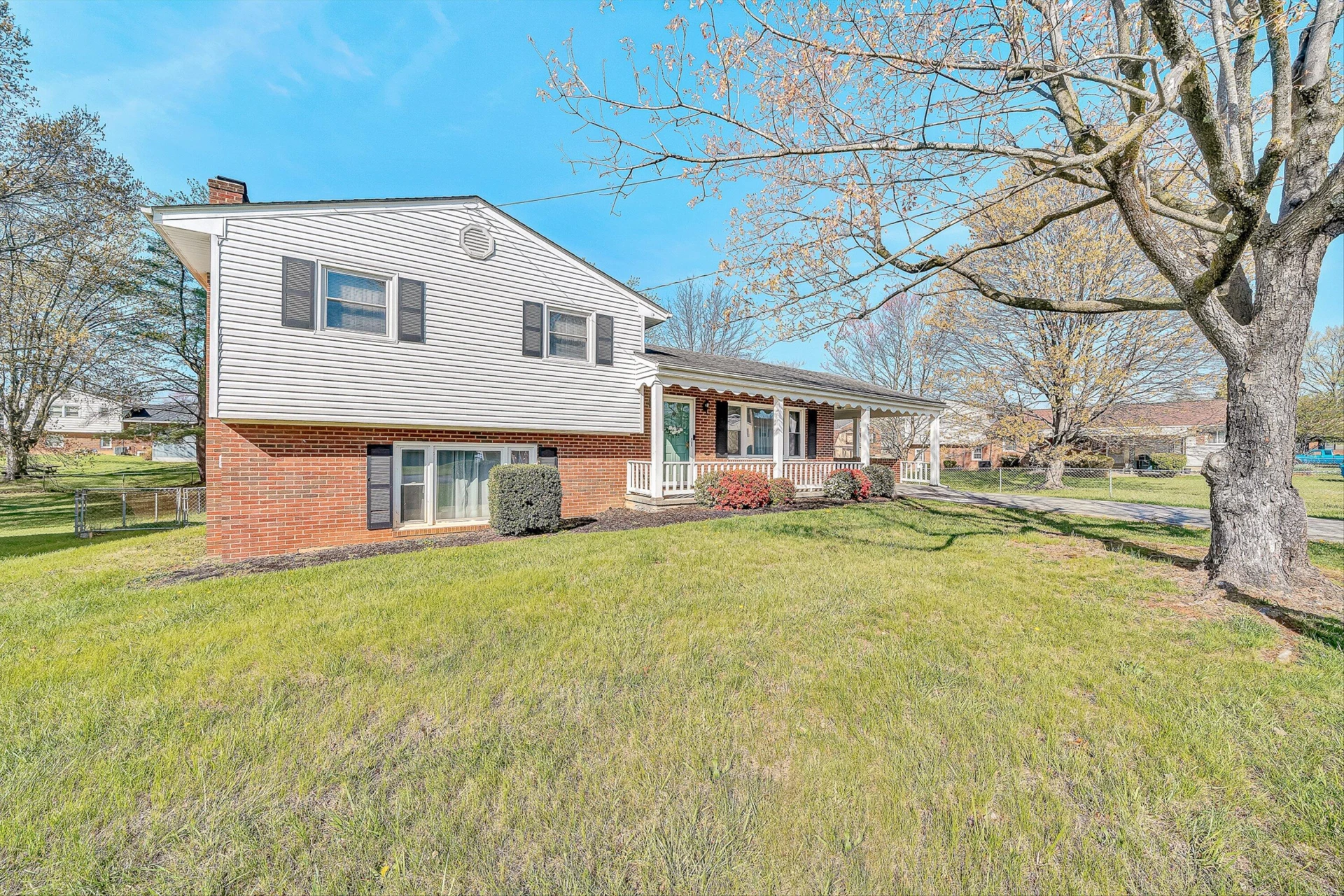 2458 Bermuda RD NW - Photo 3