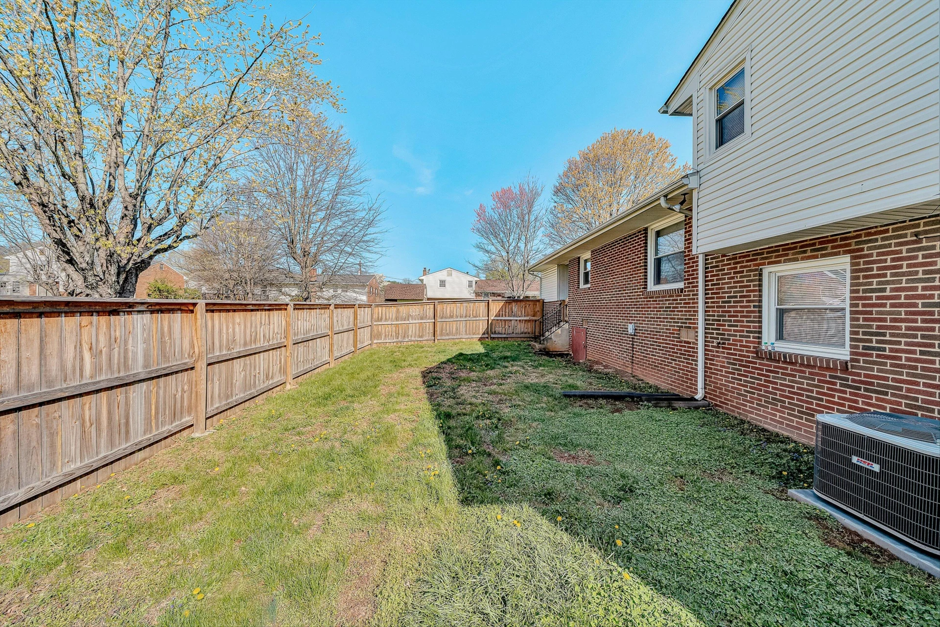 2458 Bermuda RD NW - Photo 32