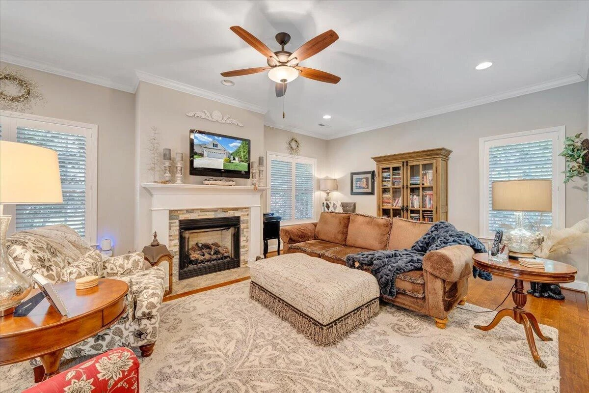 3601 Colonial Court DR - Photo 13