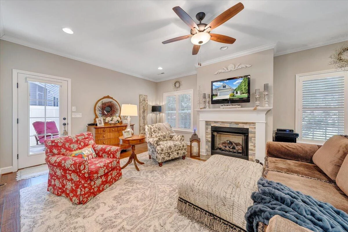 3601 Colonial Court DR - Photo 15